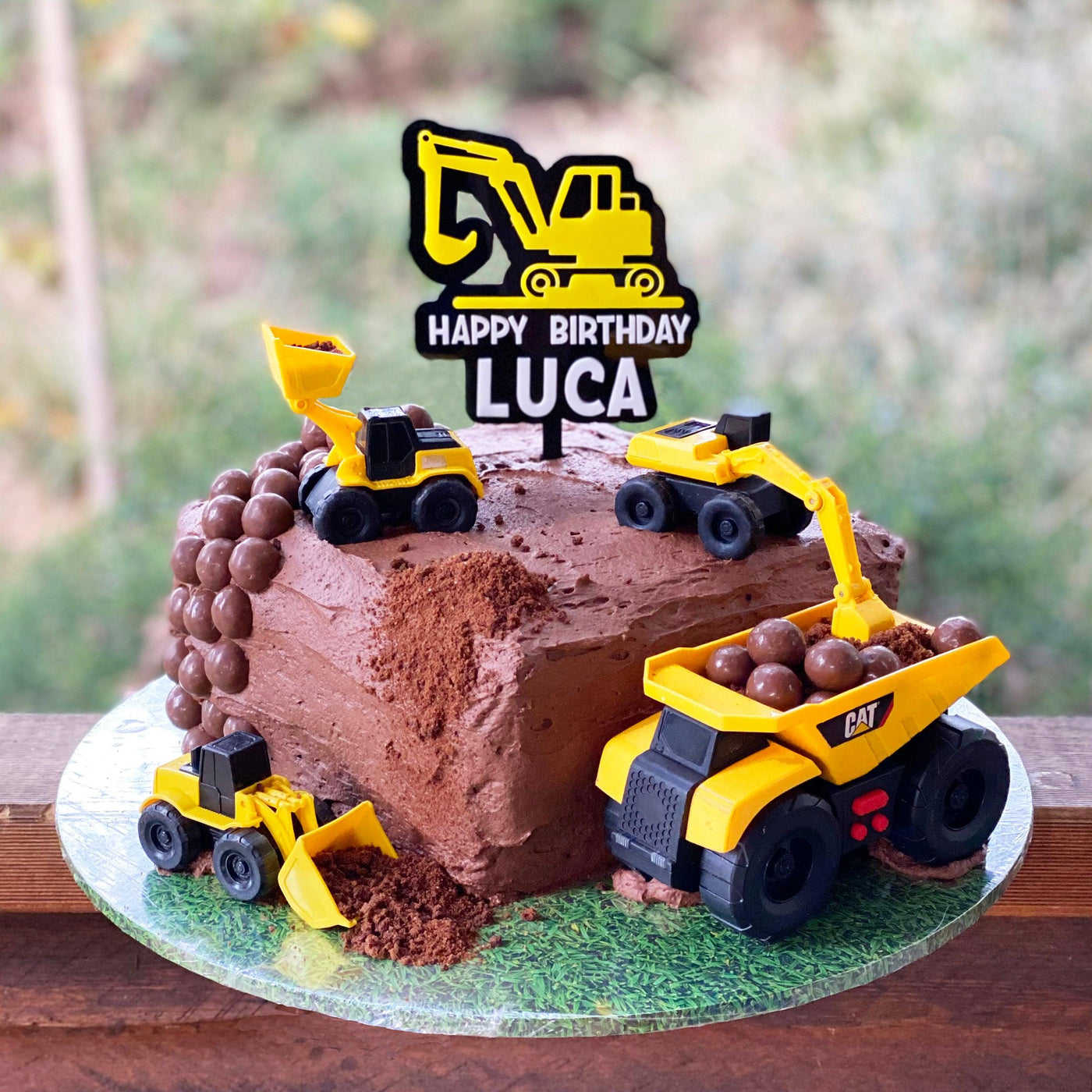 Not just a digger cake, an excavator cake (Walter, age 3). Quickly Goo... |  TikTok
